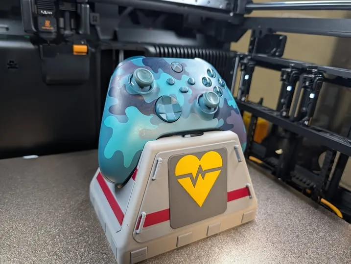 Playstation and Xbox holder